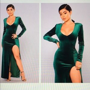Maxi green velvet dress (NEW)